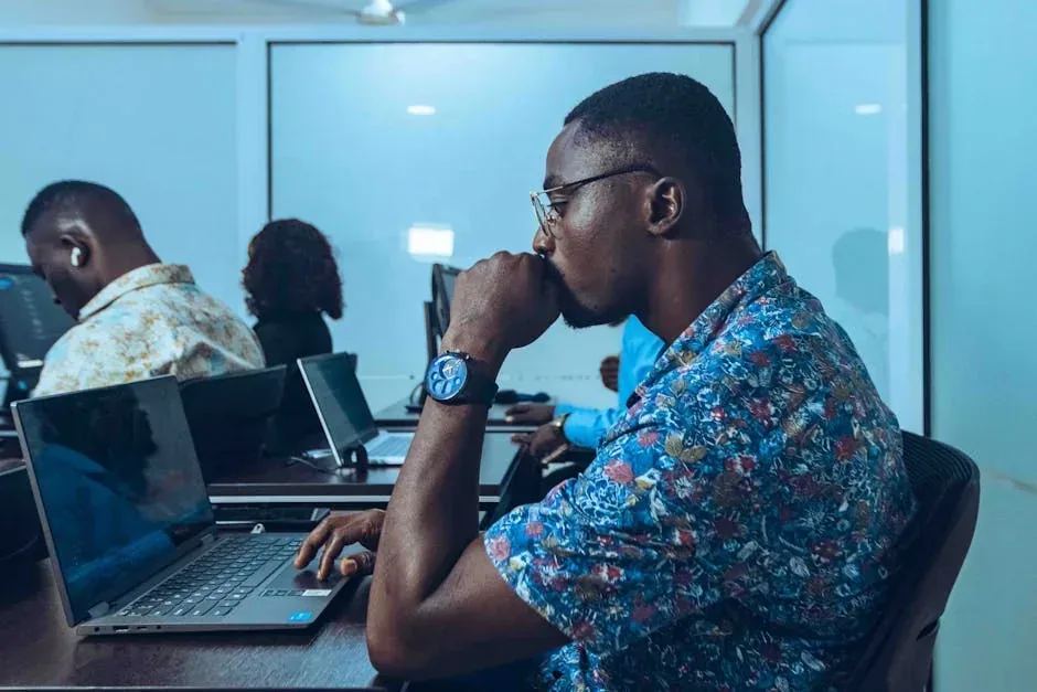 Programming Bootcamp vs University: Which to Choose?
